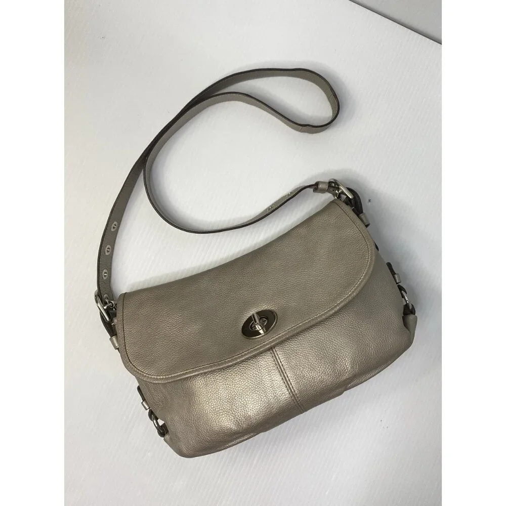Coach Flap Legacy Flap Silver Pebbled Leather Shoulder Purse F15170 Vintage Y2K